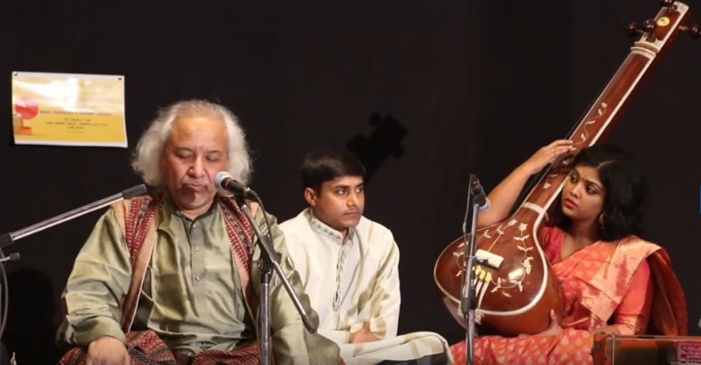 ‘Mo ko kahan dhoonde re bande’, Dr.Subhendu Ghosh sings Kabir